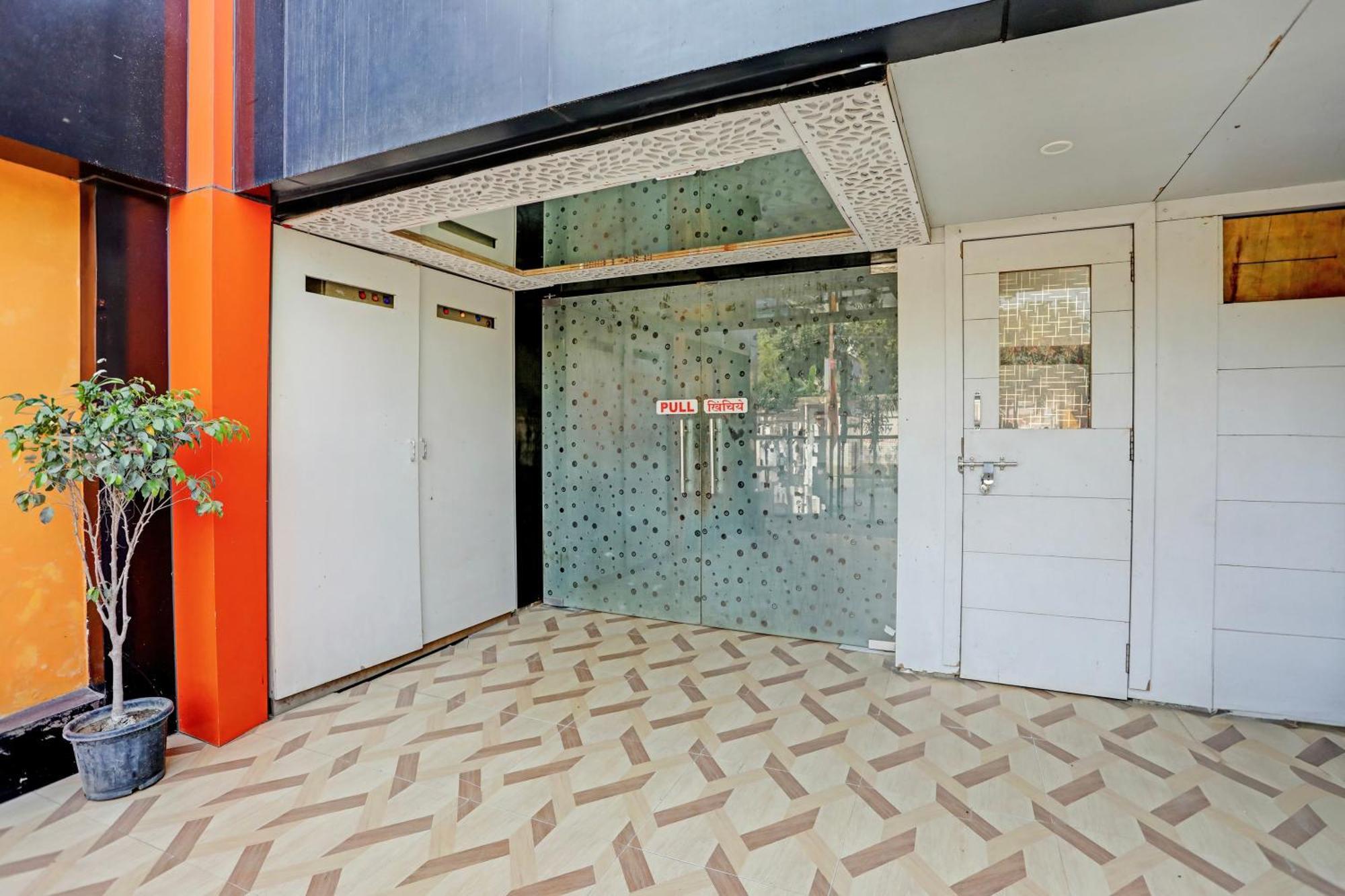 Super Hotel O Hyderabad Gate Iit Bhu Kakarmatha エクステリア 写真